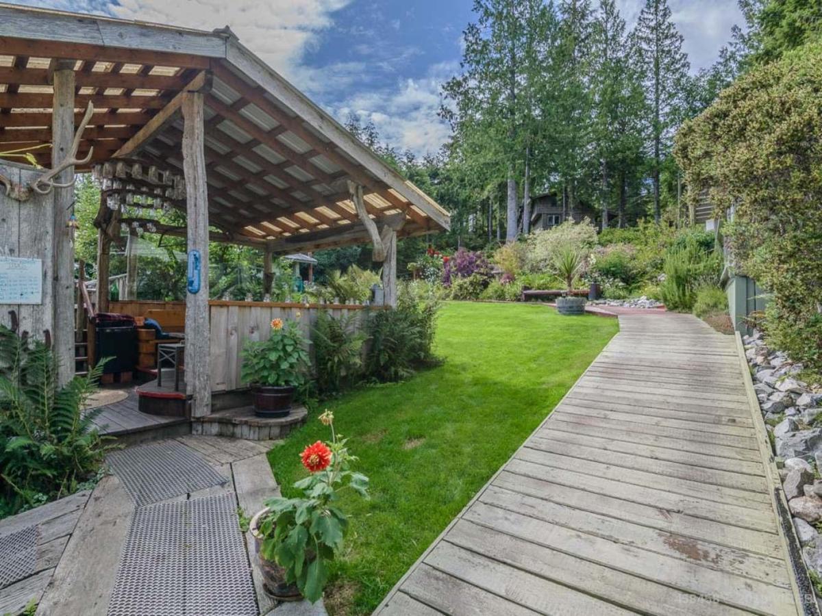 Woods End Landing Hotel Bamfield Eksteriør billede