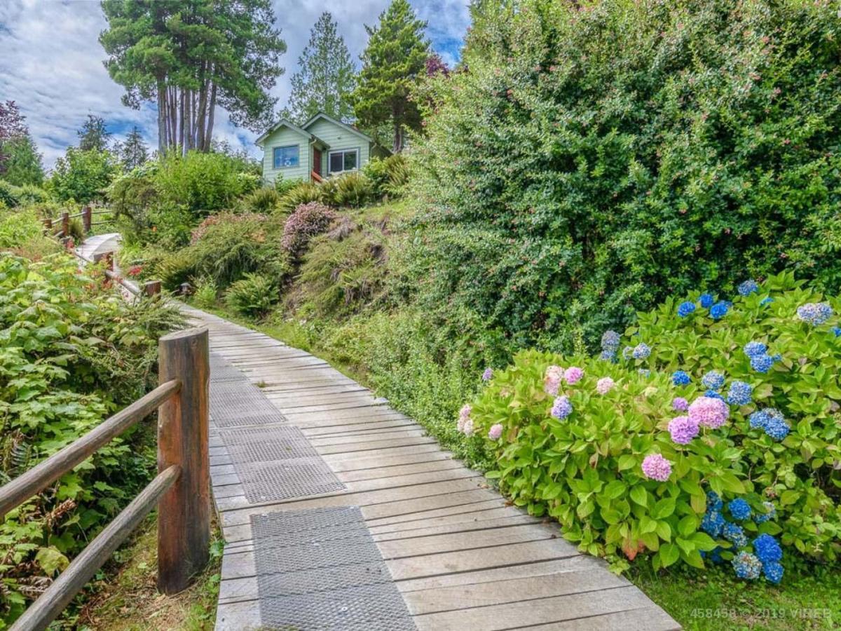 Woods End Landing Hotel Bamfield Eksteriør billede