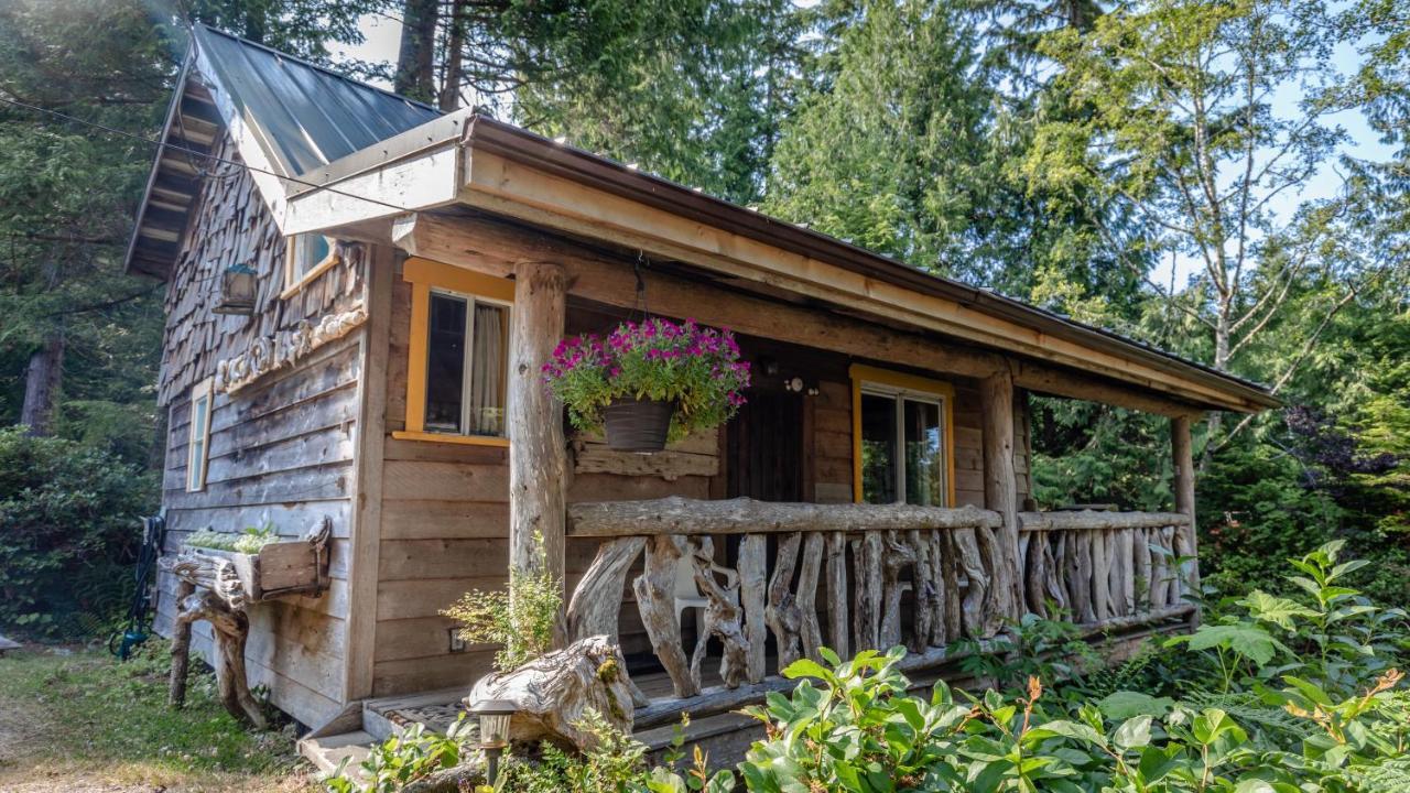 Woods End Landing Hotel Bamfield Eksteriør billede