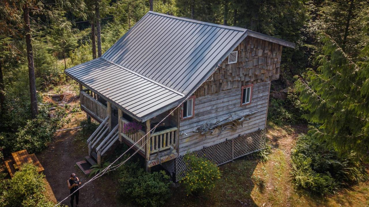Woods End Landing Hotel Bamfield Eksteriør billede